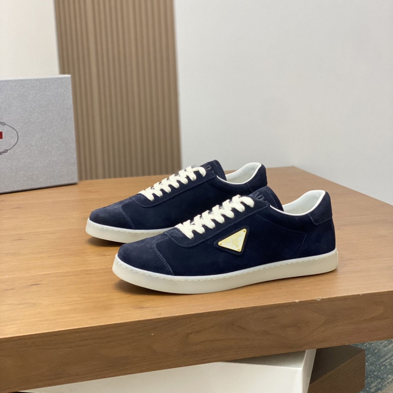Pra*a casual shoes